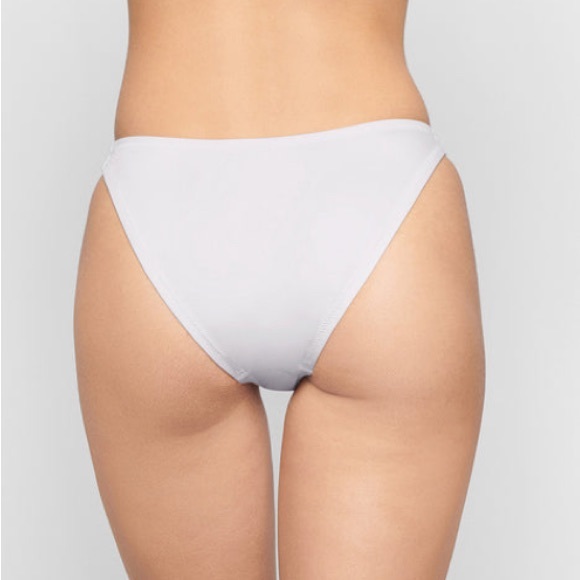 ‼️SALE‼️Skims Mid Coverage Marble Bikini Bottoms NWT - Picture 2 of 3